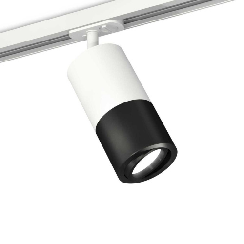 Комплект трекового светильника Ambrella light Track System XT (A2536, C7421, A2011, C7402, N7002) XT7402080 Комплект трекового светильника Ambrella light Track System XT (A2536, C7421, A2011, C7402, N7002) XT7402080