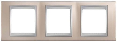 Рамка 3-постовая Schneider Electric Unica Top MGU66.006.096 Рамка 3-постовая Schneider Electric Unica Top MGU66.006.096