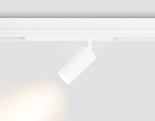 Трековый светодиодный светильник Ambrella Light Track System Magnetic 220V GL1211 Трековый светодиодный светильник Ambrella Light Track System Magnetic 220V GL1211