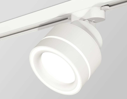 Комплект трекового светильника Ambrella light Track System XT (A2524, A2105, C8101, N8433) XT8101023 Комплект трекового светильника Ambrella light Track System XT (A2524, A2105, C8101, N8433) XT8101023