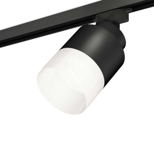 Комплект трекового светильника Ambrella light Track System XT (A2526, A2106, C8111, N8402) XT8111002 Комплект трекового светильника Ambrella light Track System XT (A2526, A2106, C8111, N8402) XT8111002