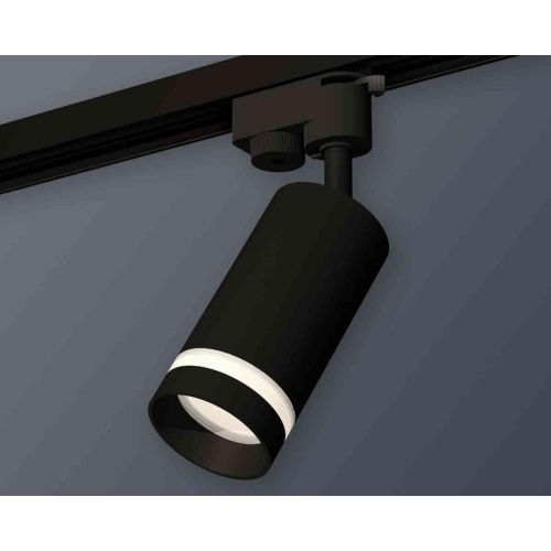 Комплект трекового светильника Ambrella light Track System XT6323111 SBK/FR черный песок/белый матовый (A2521, C6323, N6229) Комплект трекового светильника Ambrella light Track System XT6323111 SBK/FR черный песок/белый матовый (A2521, C6323, N6229)