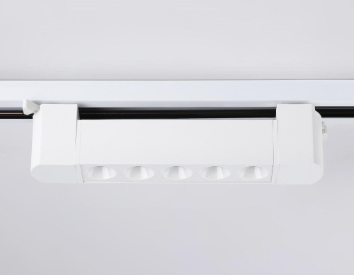 Трековый светодиодный светильник Ambrella light Track System GL6700 Трековый светодиодный светильник Ambrella light Track System GL6700