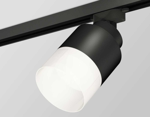 Комплект трекового светильника Ambrella light Track System XT (A2526, A2106, C8111, N8402) XT8111002 Комплект трекового светильника Ambrella light Track System XT (A2526, A2106, C8111, N8402) XT8111002