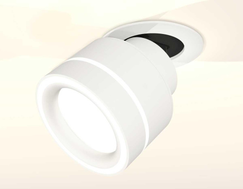 Комплект спота Ambrella light Techno Spot XM (A2241, A2105, C8101, N8433) XM8101523 Комплект спота Ambrella light Techno Spot XM (A2241, A2105, C8101, N8433) XM8101523