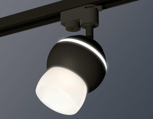 Комплект трекового светильника Ambrella light Track System XT (A2521, C1102, N7177) XT1102074 Комплект трекового светильника Ambrella light Track System XT (A2521, C1102, N7177) XT1102074