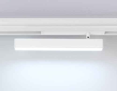 Трековый светодиодный светильник Ambrella Light Track System Magnetic 220V GL1331 Трековый светодиодный светильник Ambrella Light Track System Magnetic 220V GL1331