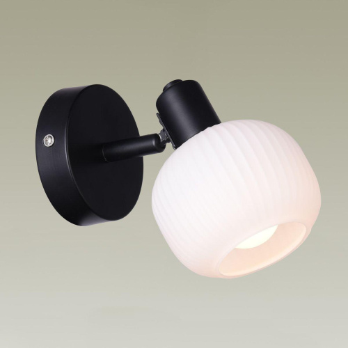 Спот Moderli Katrin V3030-1W Спот Moderli Katrin V3030-1W