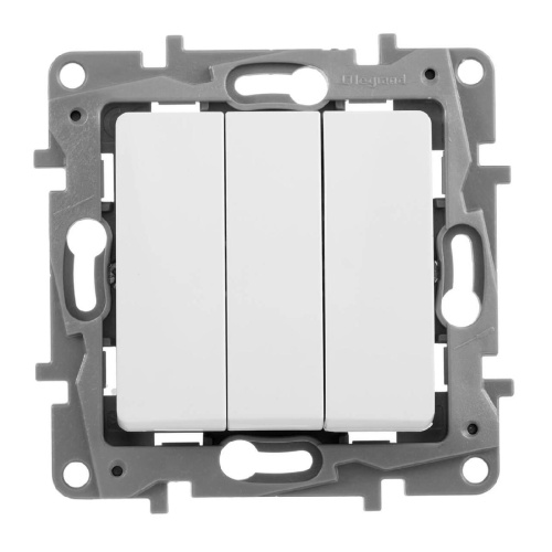 Выключатель трехклавишный Legrand Etika 10A 250V белый 672213 Выключатель трехклавишный Legrand Etika 10A 250V белый 672213