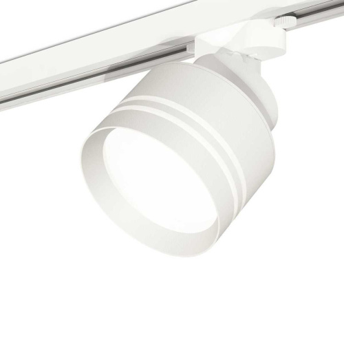 Комплект трекового светильника Ambrella light Track System XT (A2524, A2105, C8101, N8477) XT8101026 Комплект трекового светильника Ambrella light Track System XT (A2524, A2105, C8101, N8477) XT8101026