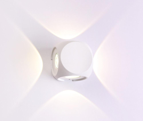 Уличный настенный светодиодный светильник Crystal Lux CLT 330W4 WH Уличный настенный светодиодный светильник Crystal Lux CLT 330W4 WH