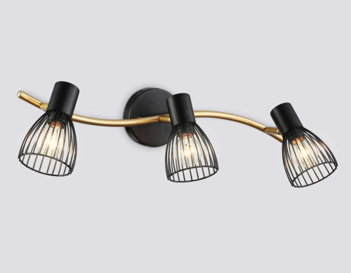 Настенно-потолочный спот Ambrella light TRADITIONAL TR8661 Настенно-потолочный спот Ambrella light TRADITIONAL TR8661