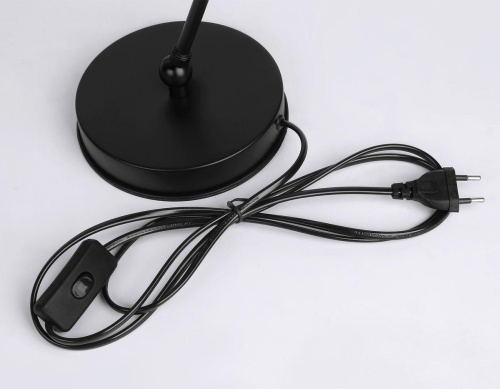 Настольная лампа Ambrella light Traditional TR8153 Настольная лампа Ambrella light Traditional TR8153