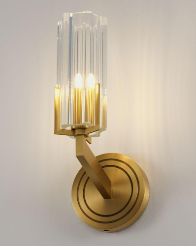 Бра Moderli Brass V11015-1W Бра Moderli Brass V11015-1W