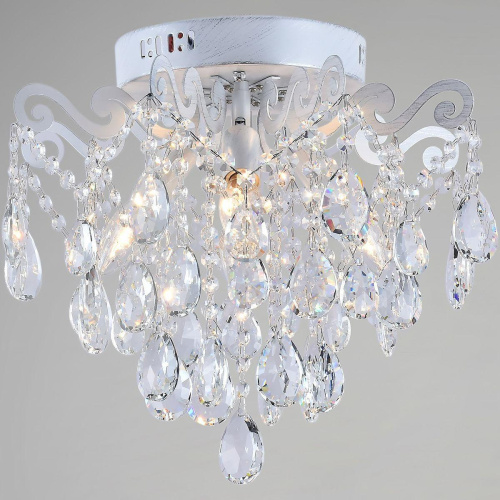 Потолочная люстра Reluce 04033-0.3-04 WH+SILVER PN Потолочная люстра Reluce 04033-0.3-04 WH+SILVER PN