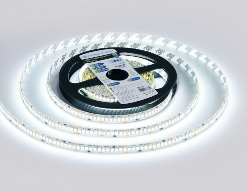 Светодиодная лента Ambrella Light 20W/m 240LED/m 2835SMD холодный белый 5M GS3403 Светодиодная лента Ambrella Light 20W/m 240LED/m 2835SMD холодный белый 5M GS3403