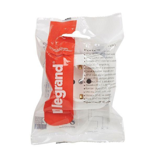Розетка 2К+З Legrand Quteo 16A 250V с/з со шторками белая 782220 Розетка 2К+З Legrand Quteo 16A 250V с/з со шторками белая 782220