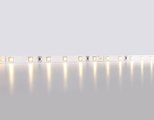 Светодиодная лента Ambrella Light 6W/m 60LED/m 2835SMD теплый белый 5M GS3001 Светодиодная лента Ambrella Light 6W/m 60LED/m 2835SMD теплый белый 5M GS3001