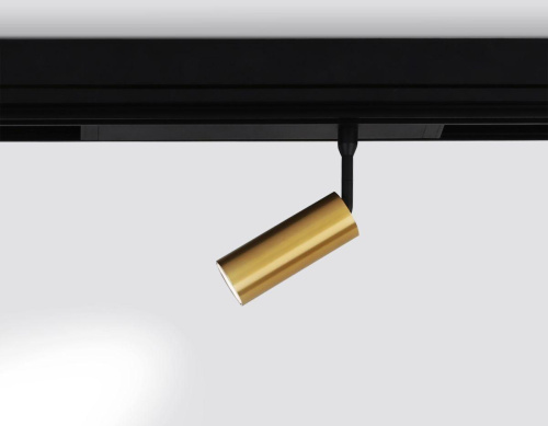 Трековый светодиодный светильник Ambrella Light Track System Magnetic 220V GL1203 Трековый светодиодный светильник Ambrella Light Track System Magnetic 220V GL1203