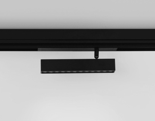 Трековый светодиодный светильник Ambrella Light Track System Magnetic 220V GL1342 Трековый светодиодный светильник Ambrella Light Track System Magnetic 220V GL1342
