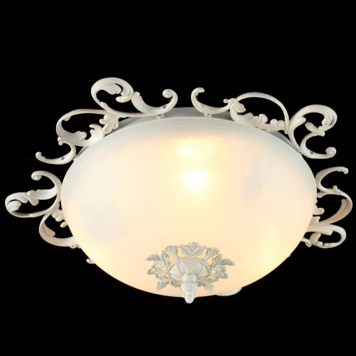 Потолочный светильник Maytoni Speria C900-CL-03-W Потолочный светильник Maytoni Speria C900-CL-03-W