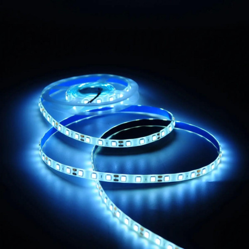Светодиодная лента Gauss 10W/m 60LED/m 5050SMD нейтральный белый 3M BT052 Светодиодная лента Gauss 10W/m 60LED/m 5050SMD нейтральный белый 3M BT052