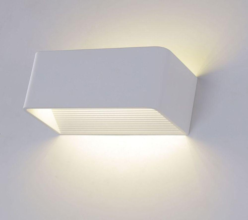 Настенный светильник Crystal Lux CLT 010W200 WH Настенный светильник Crystal Lux CLT 010W200 WH