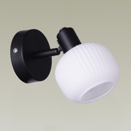 Спот Moderli Katrin V3030-1W Спот Moderli Katrin V3030-1W