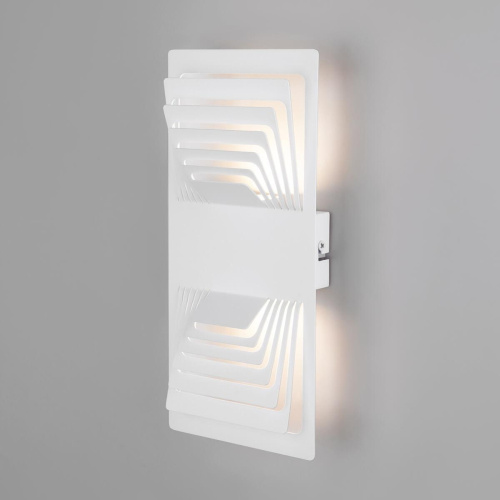 Настенный светодиодный светильник Elektrostandard Onda MRL Led 1025 белый a051817