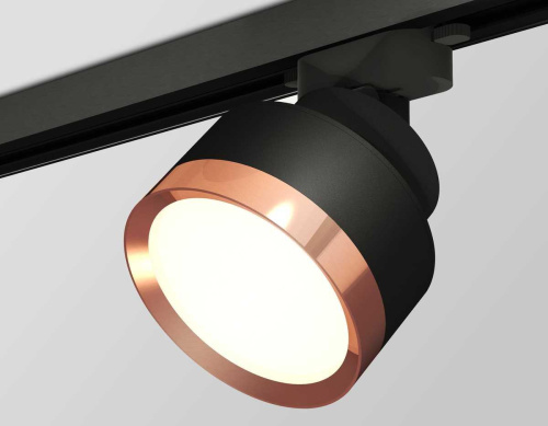 Комплект трекового светильника Ambrella light Track System XT (A2526, A2106, C8102, N8126) XT8102005 Комплект трекового светильника Ambrella light Track System XT (A2526, A2106, C8102, N8126) XT8102005