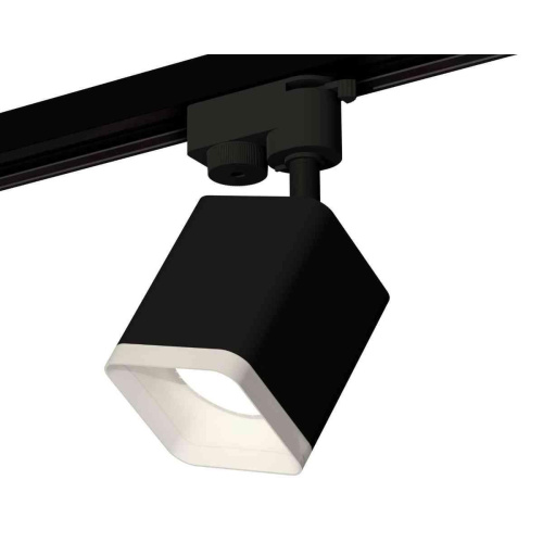 Комплект трекового светильника Ambrella light Track System XT7813022 SBK/FR черный песок/белый матовый (A2521, C7813, N7755) Комплект трекового светильника Ambrella light Track System XT7813022 SBK/FR черный песок/белый матовый (A2521, C7813, N7755)