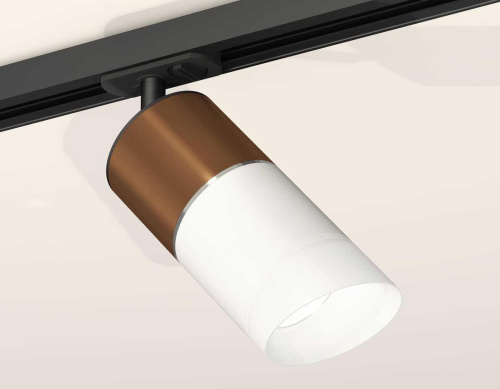 Комплект трекового светильника Ambrella light Track System XT (A2537, C7404, A2070, C7401, N7175) XT7401061 Комплект трекового светильника Ambrella light Track System XT (A2537, C7404, A2070, C7401, N7175) XT7401061