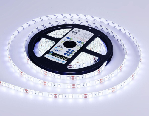 Светодиодная влагозащищенная лента Ambrella Light 14,4W/m 60LED/m 5050SMD холодный белый 5M GS2103 Светодиодная влагозащищенная лента Ambrella Light 14,4W/m 60LED/m 5050SMD холодный белый 5M GS2103