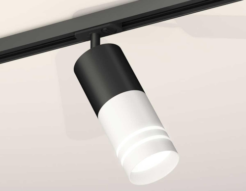 Комплект трекового светильника Ambrella light Track System XT (A2537, C7422, A2011, C7401, N7141) XT7401111 Комплект трекового светильника Ambrella light Track System XT (A2537, C7422, A2011, C7401, N7141) XT7401111
