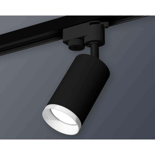Комплект трекового светильника Ambrella light Track System XT6323150 SBK/FR черный песок/белый матовый (A2521, C6323, N6246) Комплект трекового светильника Ambrella light Track System XT6323150 SBK/FR черный песок/белый матовый (A2521, C6323, N6246)