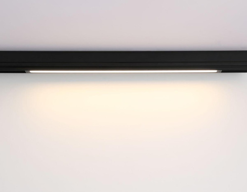 Трековый светодиодный светильник Ambrella Light Track System Magnetic 220V GL1292 Трековый светодиодный светильник Ambrella Light Track System Magnetic 220V GL1292