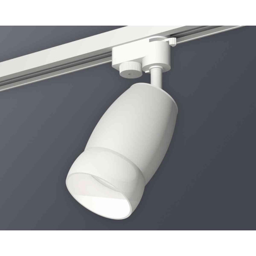 Комплект трекового светильника Ambrella light Track System XT1122008 SWH/FR белый песок/белый матовый (A2520, C1122, N7177) Комплект трекового светильника Ambrella light Track System XT1122008 SWH/FR белый песок/белый матовый (A2520, C1122, N7177)