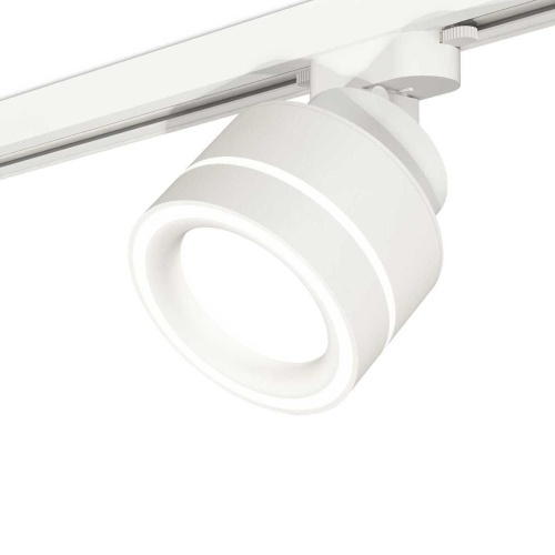 Комплект трекового светильника Ambrella light Track System XT (A2524, A2105, C8101, N8433) XT8101023 Комплект трекового светильника Ambrella light Track System XT (A2524, A2105, C8101, N8433) XT8101023