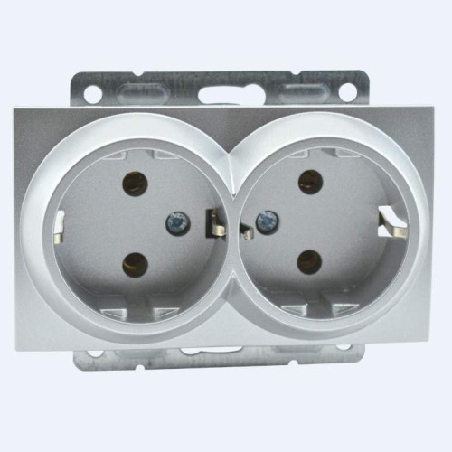 Розетка 2К+З двойная Mono Electric Despina/ Larissa 16A 250V винтовое подключение серебро 500-002104-120 Розетка 2К+З двойная Mono Electric Despina/ Larissa 16A 250V винтовое подключение серебро 500-002104-120