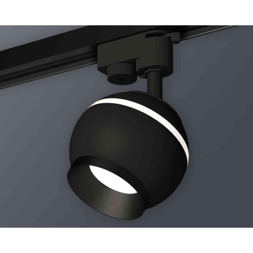 Комплект трекового светильника Ambrella light Track System XT1102002 SBK/PBK черный песок/черный полированный (A2521, C1102, N7031) Комплект трекового светильника Ambrella light Track System XT1102002 SBK/PBK черный песок/черный полированный (A2521, C1102, N7031)