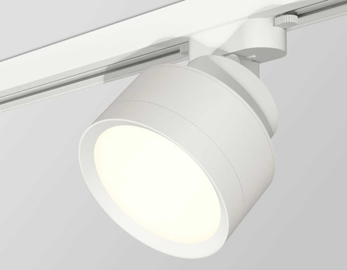 Комплект трекового светильника Ambrella light Track System XT (A2524, A2105, C8101, N8112) XT8101001 Комплект трекового светильника Ambrella light Track System XT (A2524, A2105, C8101, N8112) XT8101001