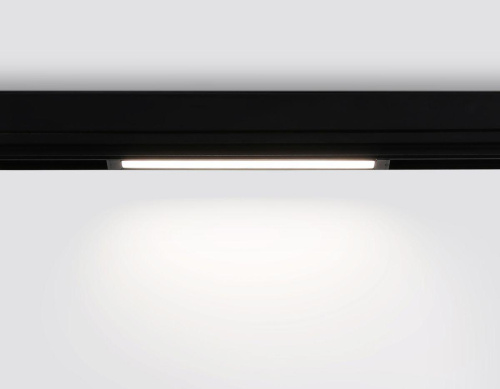 Трековый светодиодный светильник Ambrella Light Track System Magnetic 220V GL1262 Трековый светодиодный светильник Ambrella Light Track System Magnetic 220V GL1262