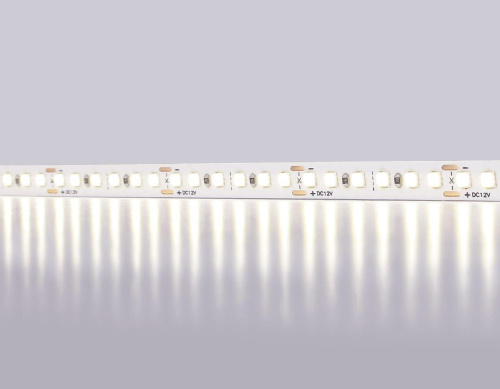 Светодиодная лента Ambrella Light 14,4W/m 180LED/m 2835SMD дневной белый 5M GS1302 Светодиодная лента Ambrella Light 14,4W/m 180LED/m 2835SMD дневной белый 5M GS1302