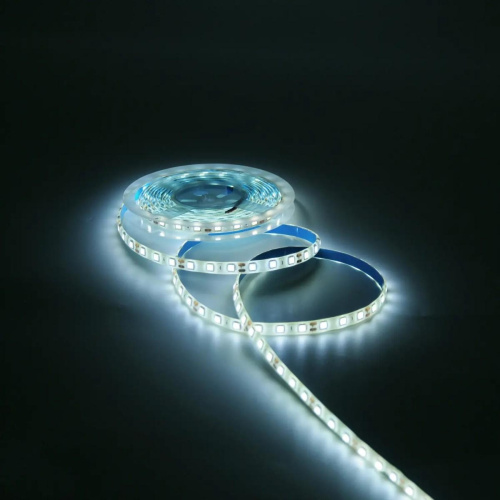 Светодиодная лента Gauss 10W/m 60LED/m 5050SMD нейтральный белый 5M BT053 Светодиодная лента Gauss 10W/m 60LED/m 5050SMD нейтральный белый 5M BT053