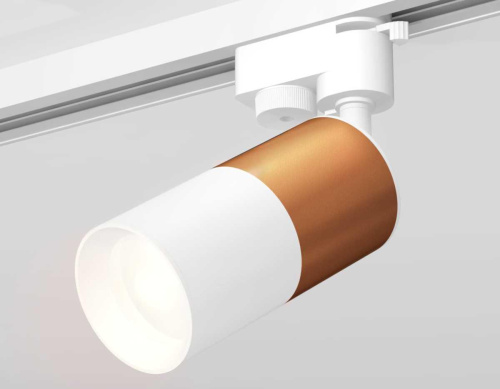 Комплект трекового светильника Ambrella light Track System XT (A2520, C6304, A2010, C6301, N6101) XT6301040 Комплект трекового светильника Ambrella light Track System XT (A2520, C6304, A2010, C6301, N6101) XT6301040