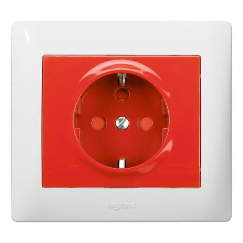 Розетка 2К+3 Legrand Galea Life Magic 16A 250V с/з с блокировкой красная 771029 Розетка 2К+3 Legrand Galea Life Magic 16A 250V с/з с блокировкой красная 771029