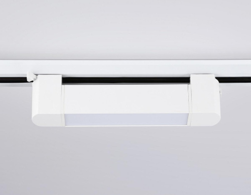 Трековый светодиодный светильник Ambrella light Track System GL6724 Трековый светодиодный светильник Ambrella light Track System GL6724