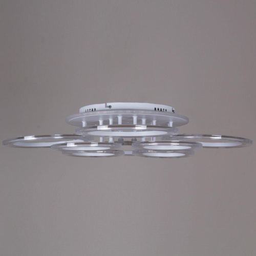 Потолочная светодиодная люстра Reluce 09812-3.3-4+4A WH (RGB) Потолочная светодиодная люстра Reluce 09812-3.3-4+4A WH (RGB)