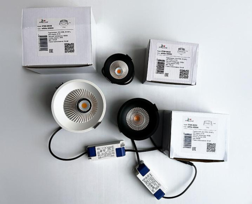 Встраиваемый светодиодный светильник Italline IT08-8036 white 4000K Встраиваемый светодиодный светильник Italline IT08-8036 white 4000K