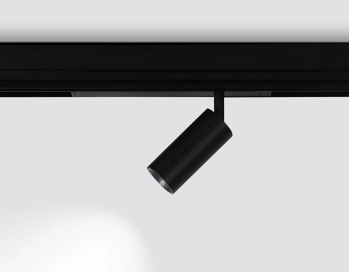 Трековый светодиодный светильник Ambrella Light Track System Magnetic 220V GL1212 Трековый светодиодный светильник Ambrella Light Track System Magnetic 220V GL1212